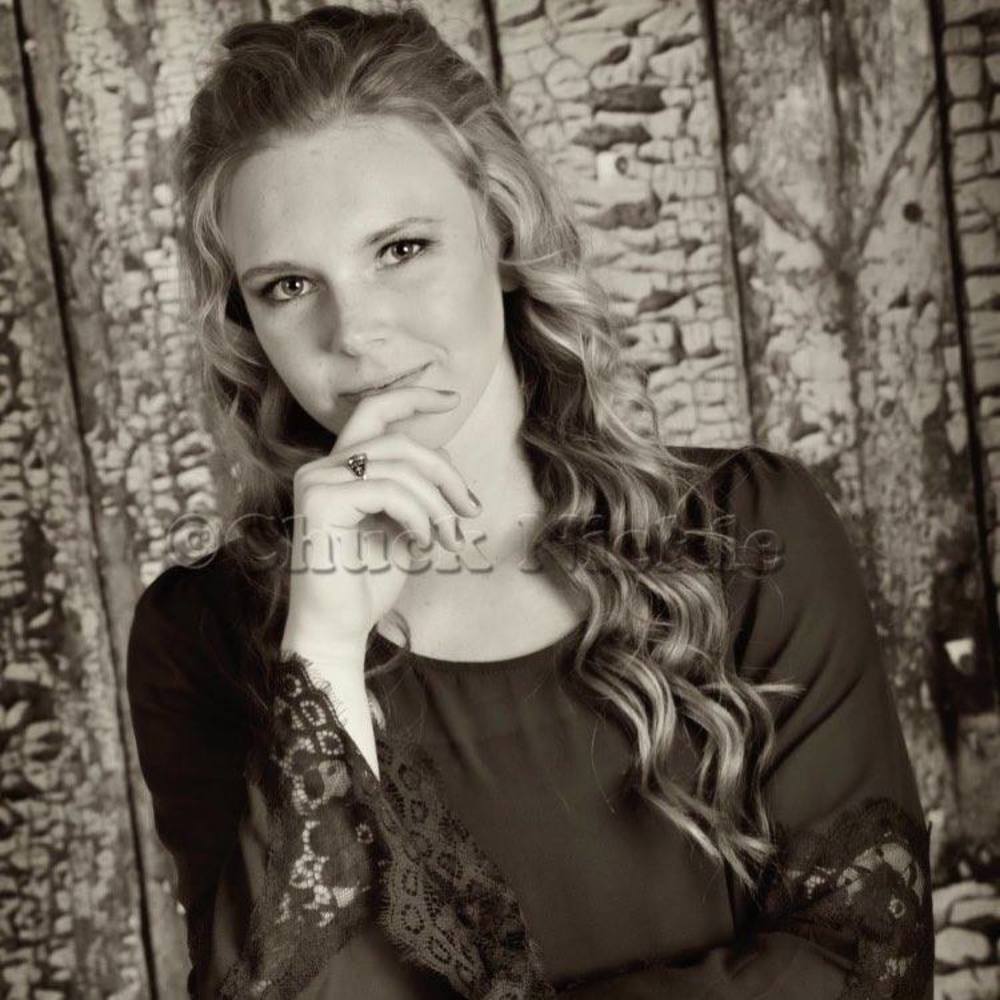 Meet your Posher, Casey